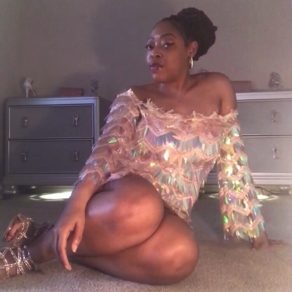 🎀 Iridescent Sequin Dress 🎀 - Picture 5 of 8